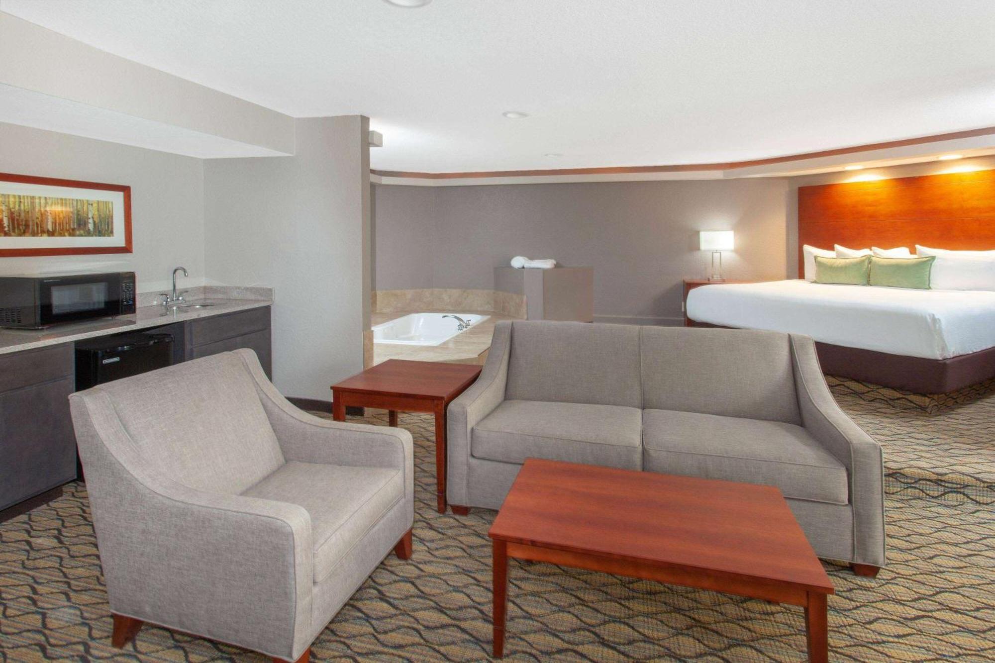 Wyndham Garden Fort Wayne Exterior foto